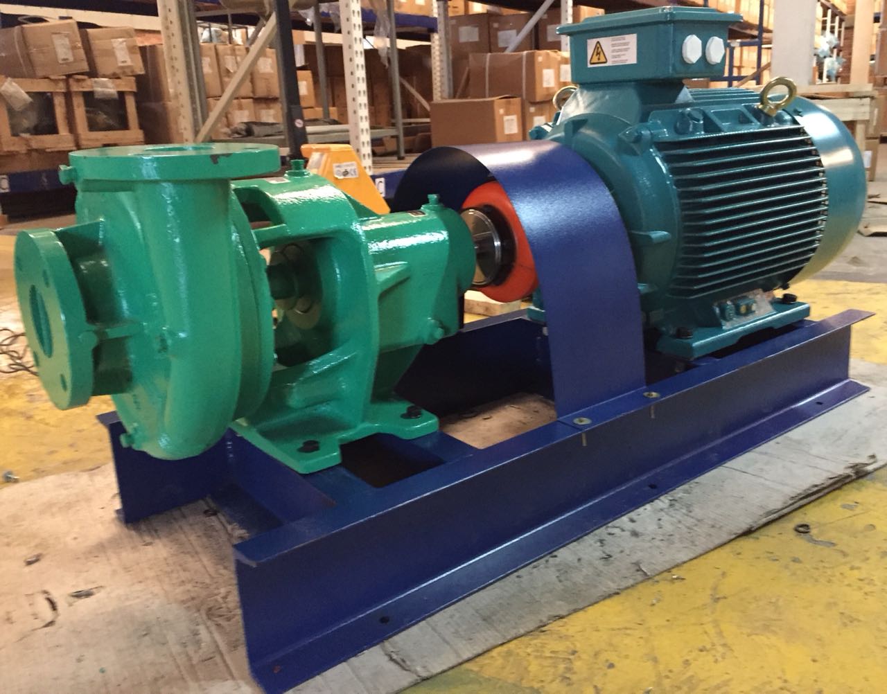 ¿Cómo reducir costos energéticos en la industria colombiana con motores eficientes?